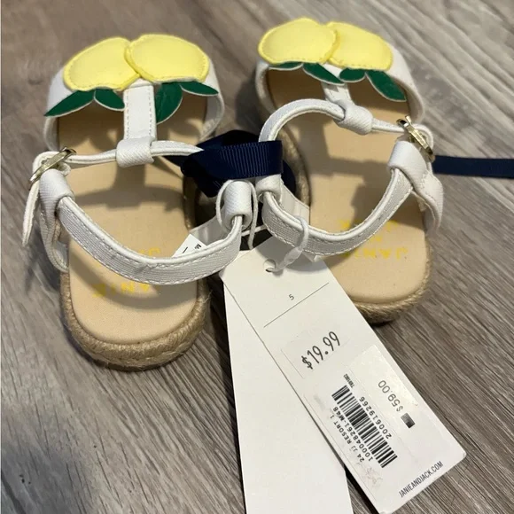 Janie and Jack White Yellow Sandals with Lemons - Picture 5 of 7